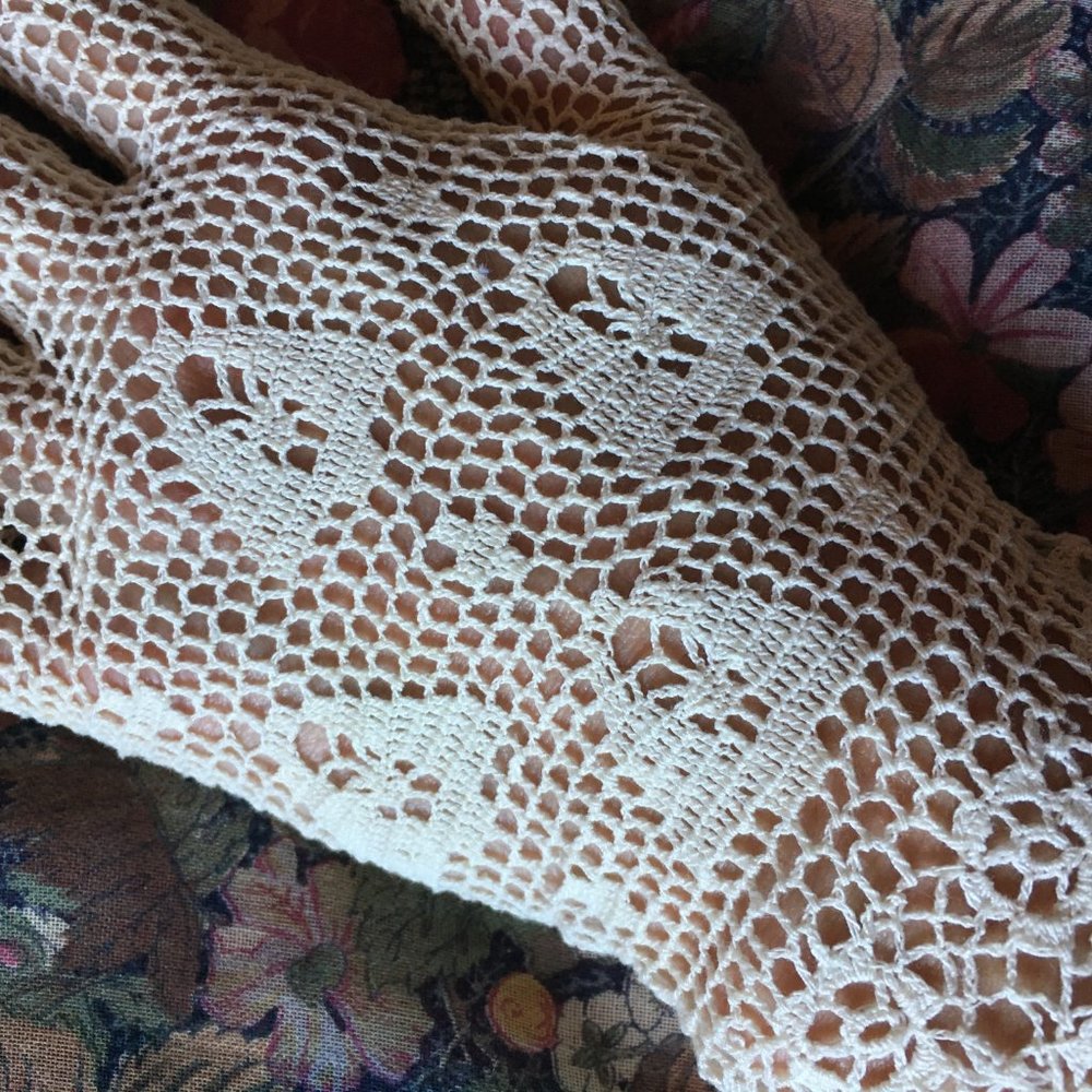 S O L D * Handmade Vintage Cotton Crochet Lace Gloves, Size 6.5-7 - Picture 5 of 5